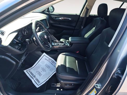 Certified 2022 Buick Envision Essence w/ Technology Package I FWD image 9