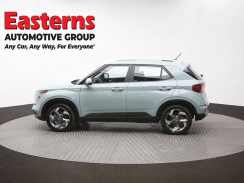 Used 2025 Hyundai Venue SEL FWD image 62
