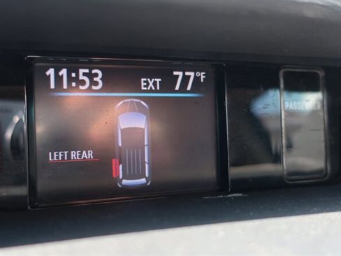 Used 2011 Toyota Sienna XLE w/ Premium Pkg image 20