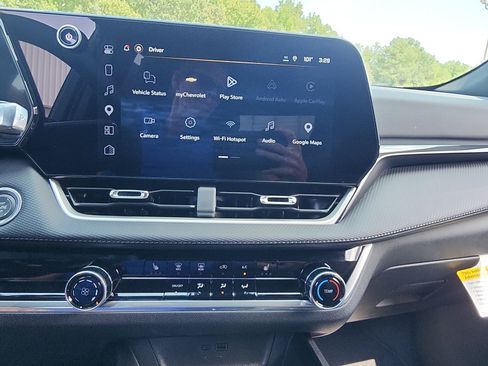 Used 2026 Chevrolet Equinox LT w/ Safety and Technology Package AWD/4WD image 17