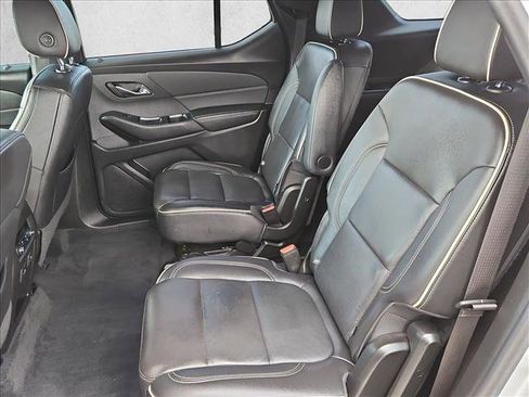Used 2022 Chevrolet Traverse Premier w/ Redline Edition AWD/4WD image 18
