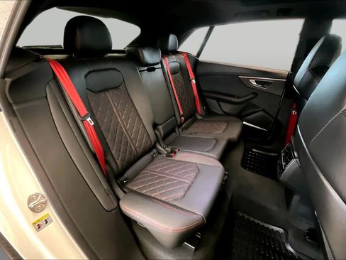 Used 2025 Audi SQ8 Prestige AWD/4WD image 19