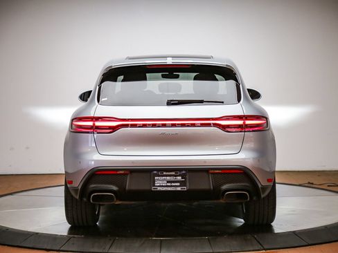 Certified 2022 Porsche Macan AWD/4WD image 6