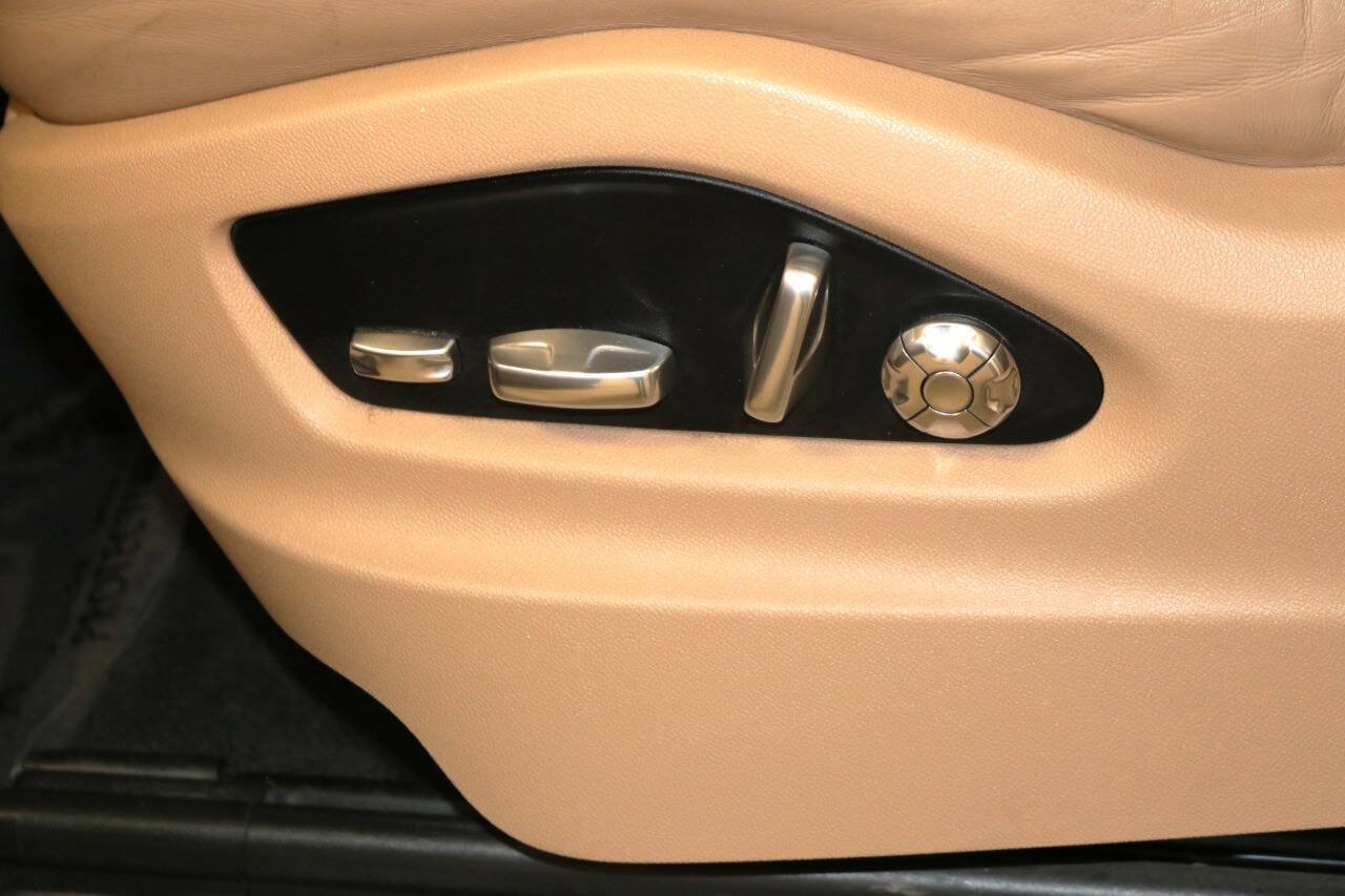 Used 2020 Porsche Cayenne Turbo AWD/4WD image 66