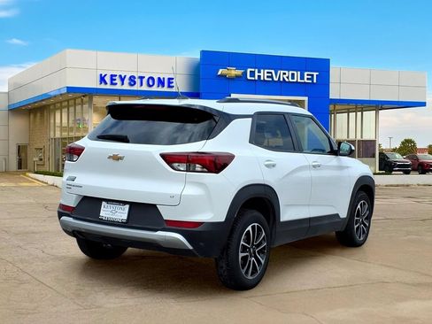 Used 2025 Chevrolet TrailBlazer LT AWD/4WD image 7