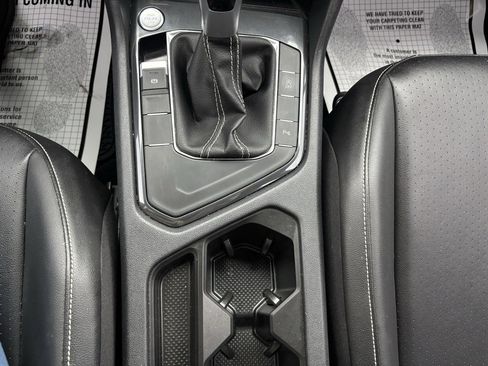 Used 2024 Volkswagen Tiguan SE R-Line image 15