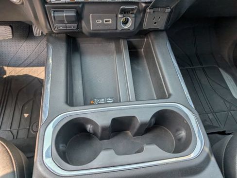 Used 2021 Chevrolet Silverado 1500 LTZ AWD/4WD image 23