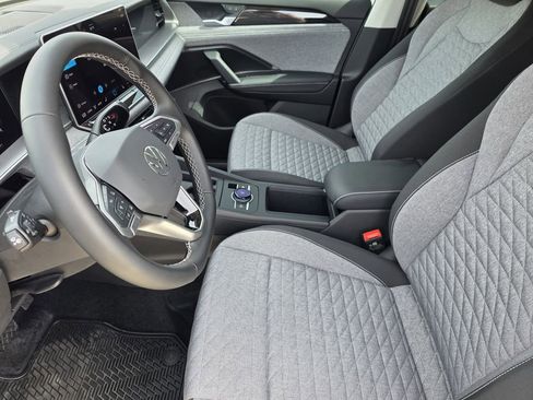 New 2026 Volkswagen Tiguan S image 9