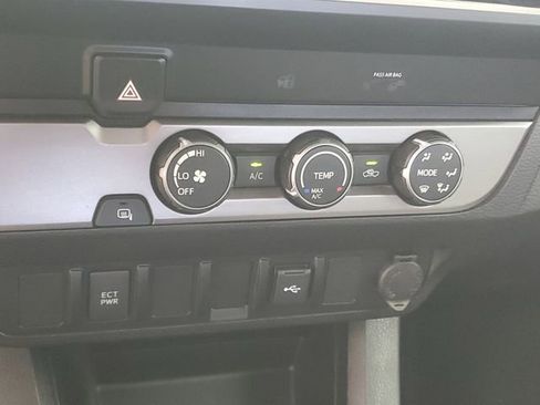 Used 2022 Toyota Tacoma SR RWD image 25