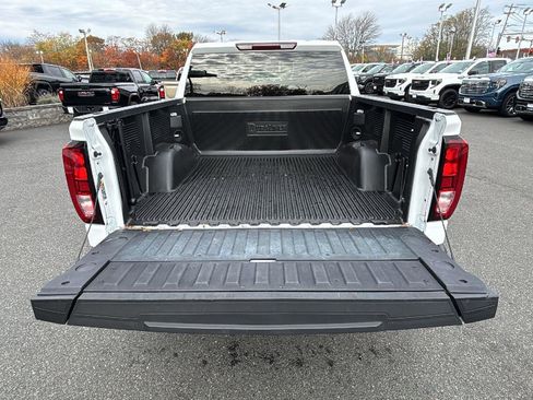 Used 2024 GMC Sierra 1500 SLE image 28