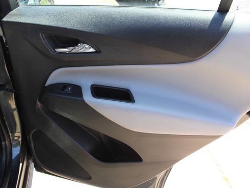 Used 2019 Chevrolet Equinox LS w/ LPO, Floor Liner Package FWD image 9