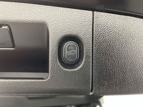 Used 2017 Chevrolet Tahoe Premier AWD/4WD image 36