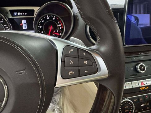 Used 2018 Mercedes-Benz SL 550 image 37