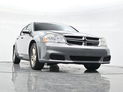 Used 2012 Dodge Avenger SXT image 43