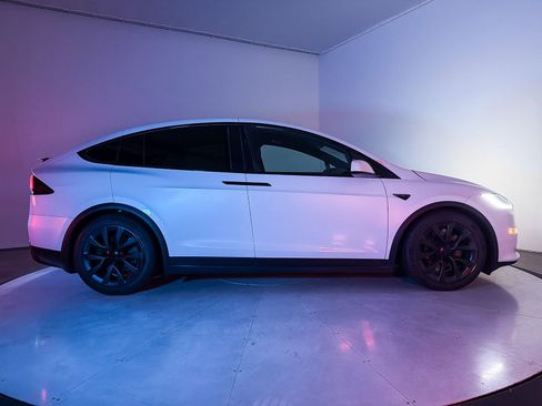 Used 2023 Tesla Model X AWD/4WD image 47