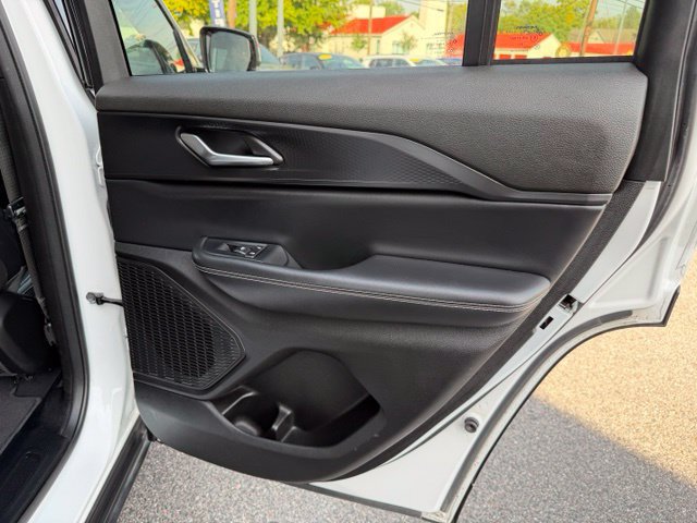 Used 2023 Jeep Grand Cherokee Altitude AWD/4WD image 22
