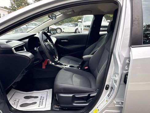 Used 2021 Toyota Corolla LE image 16