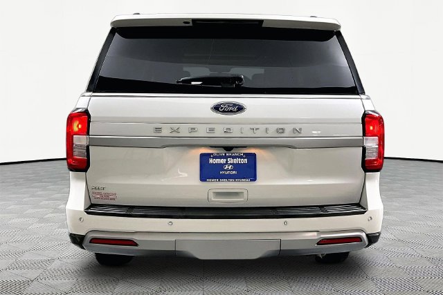 Used 2023 Ford Expedition XLT RWD image 5