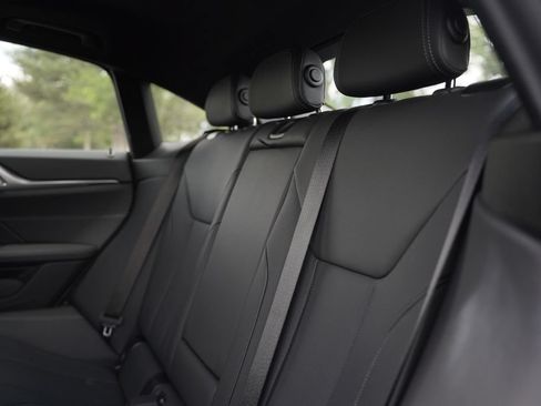 Used 2023 BMW i4 eDrive35 RWD image 11