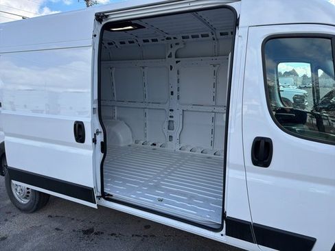 New 2026 RAM ProMaster 2500 w/ Convenience Group image 12