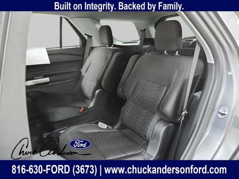 Used 2021 Ford Explorer XLT image 30