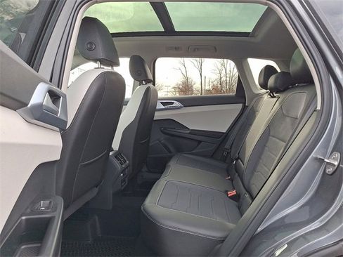 New 2026 Volkswagen Taos SE image 5