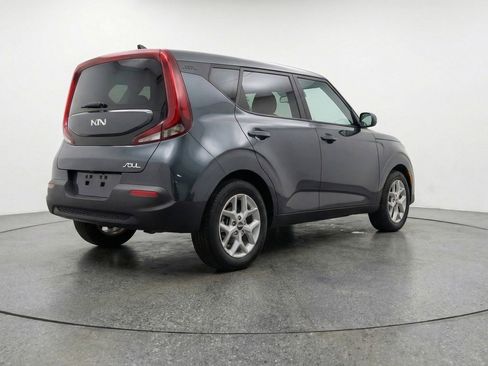 Used 2025 Kia Soul LX w/ LX Technology Package image 9