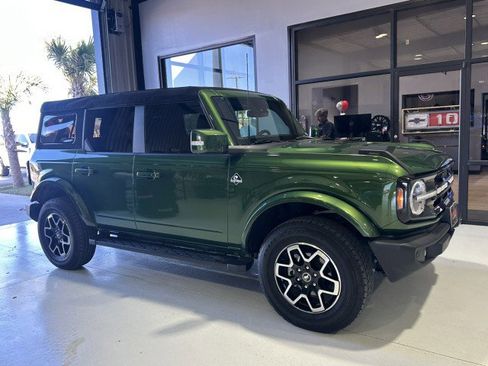 Used 2024 Ford Bronco Outer Banks image 11