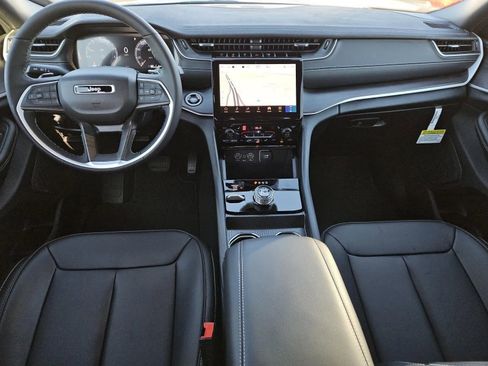 New 2025 Jeep Grand Cherokee Limited image 9