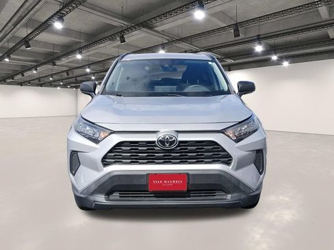 Used 2021 Toyota RAV4 LE FWD image 18