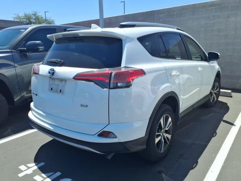 Certified 2018 Toyota RAV4 XLE FWD image 3