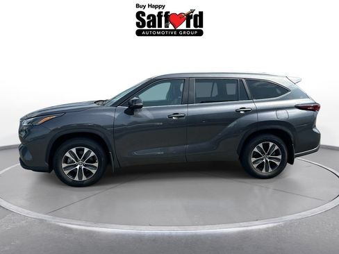 Used 2024 Toyota Highlander XLE AWD/4WD image 5