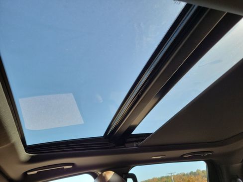 Used 2023 Nissan Titan Platinum Reserve w/ Moonroof Package image 21