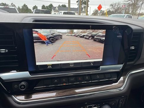 Used 2024 Chevrolet Silverado 1500 LT Trail Boss w/ Convenience Package II image 31