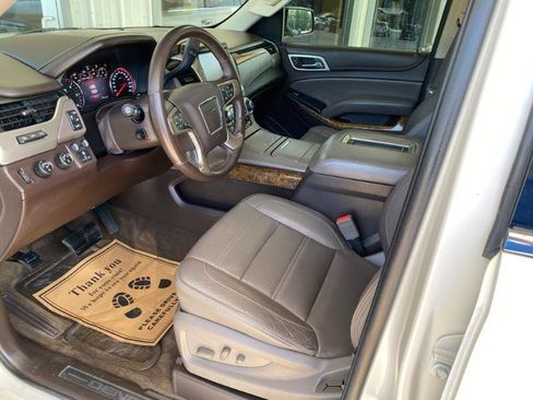 Used 2015 GMC Yukon Denali w/ Touring Package AWD/4WD image 13