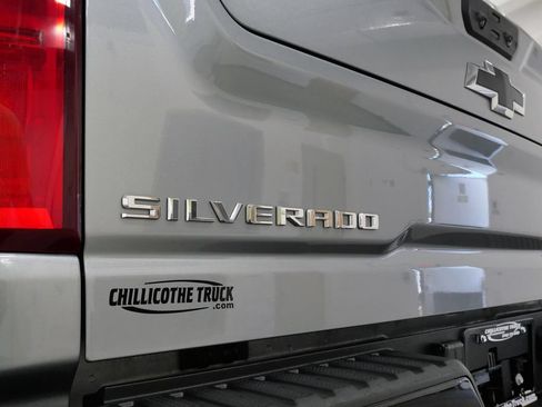 Used 2024 Chevrolet Silverado 2500 ZR2 w/ Technology Package AWD/4WD image 9