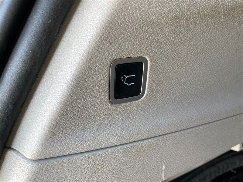 Used 2019 Chrysler Pacifica Touring-L FWD image 25