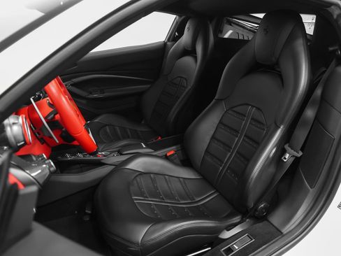 Certified 2020 Ferrari F8 Tributo RWD image 3