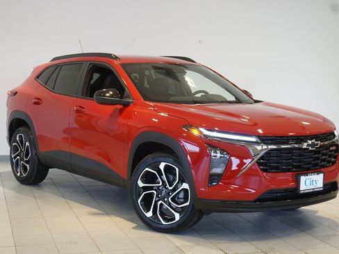 New 2026 Chevrolet Trax RS image 3