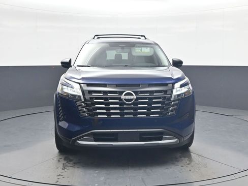 New 2026 Nissan Pathfinder SL image 2