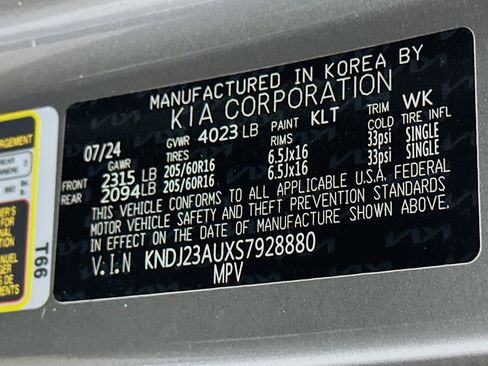 Used 2025 Kia Soul LX w/ LX Technology Package FWD image 12