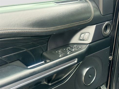 Used 2021 Ford Expedition Max Platinum image 18