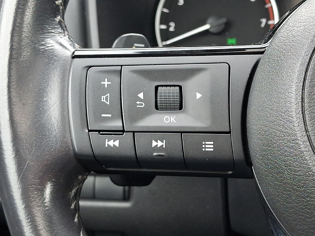 Used 2023 Nissan Rogue SL AWD/4WD image 23