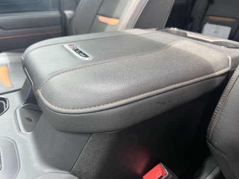 Used 2024 GMC Sierra 2500 AT4 w/ AT4 Premium Plus Package AWD/4WD image 27