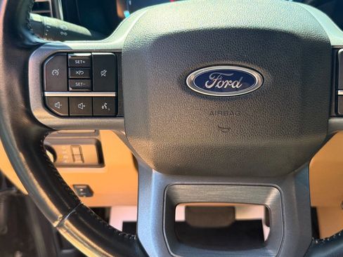 Used 2023 Ford F250 Lariat w/ Chrome Package image 25