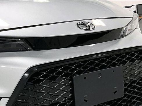 Used 2025 Toyota Corolla SE image 36