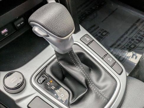 Used 2024 Kia Seltos LX image 12