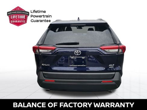 Used 2020 Toyota RAV4 XLE Premium image 9