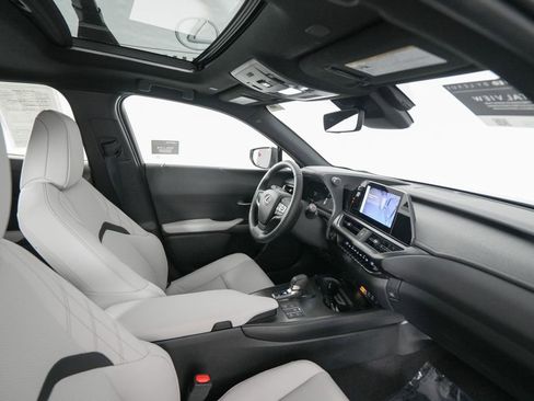 Certified 2025 Lexus UX 300h FWD w/ Accessory Package (Z2) image 20