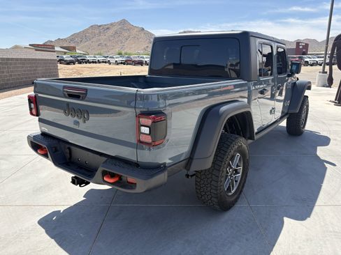 Used 2024 Jeep Gladiator Mojave image 5
